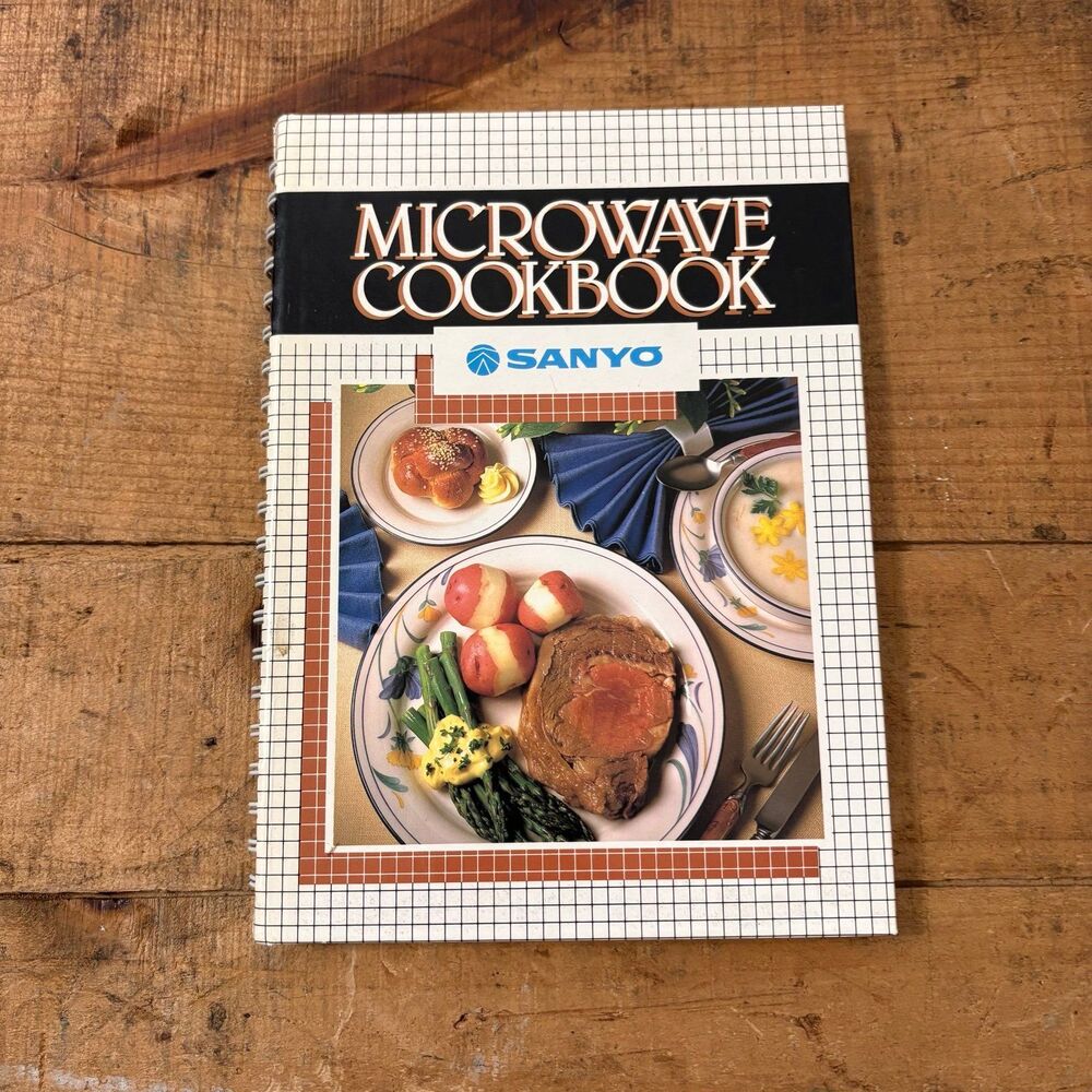 Vintage Sanyo Microwave Cookbook 1985